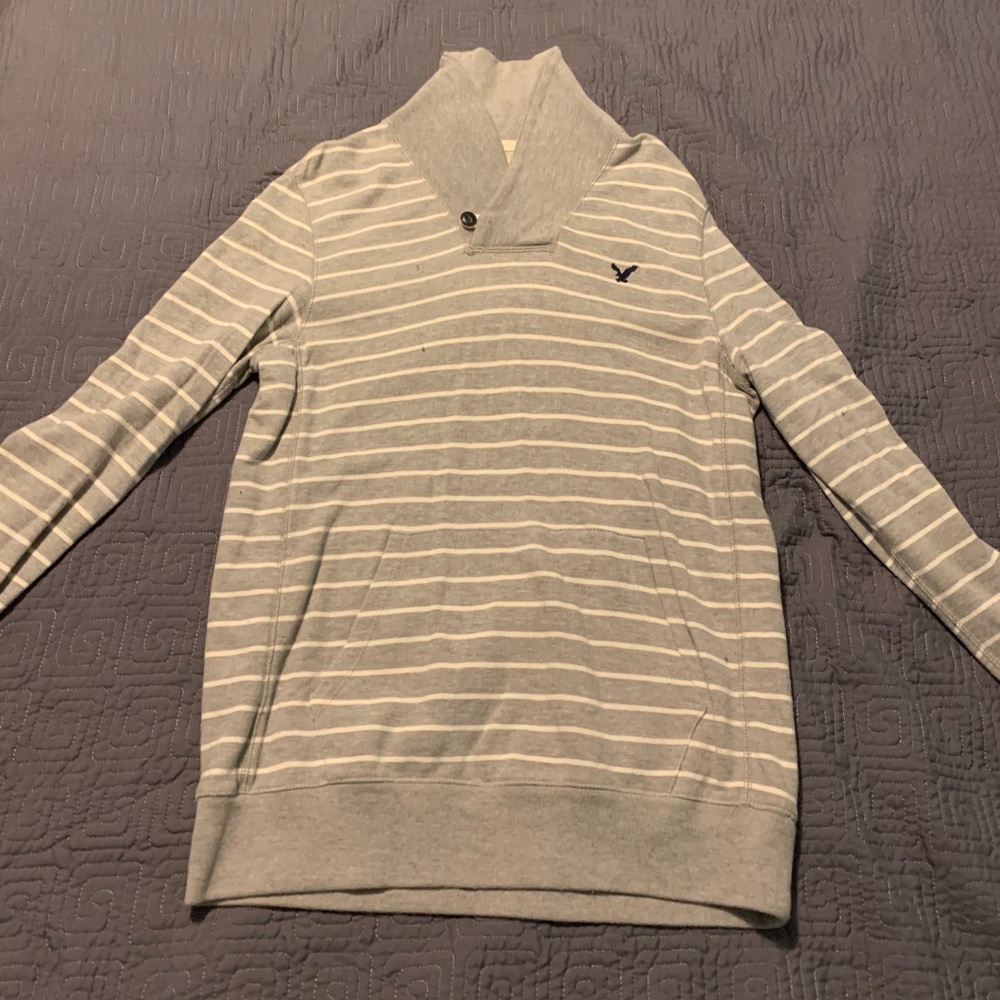 Men’s American Eagle sweater